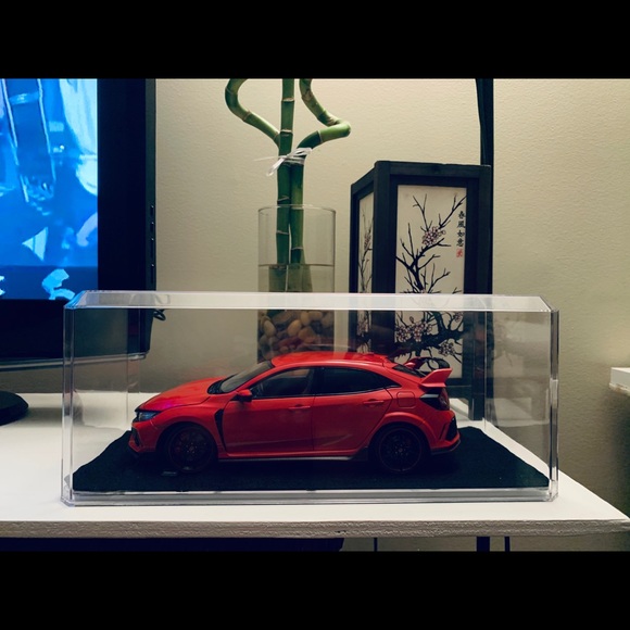 1:18  LCD RED HONDA CIVIC TYPE R DIECAST MODEL - Picture 10 of 11